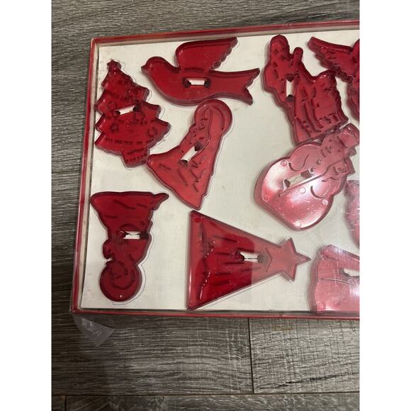NIB Vintage Red Plastic Christmas Cookie Cutters Set of 12 Includes Manger Scene - Picture 2 of 13